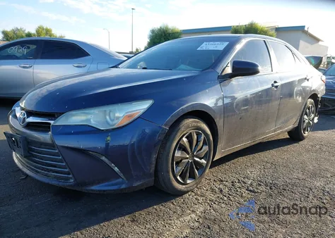 2015 Toyota Camry Le z USA, uszkodzony, nr VIN 4T4BF1FK7FR445604